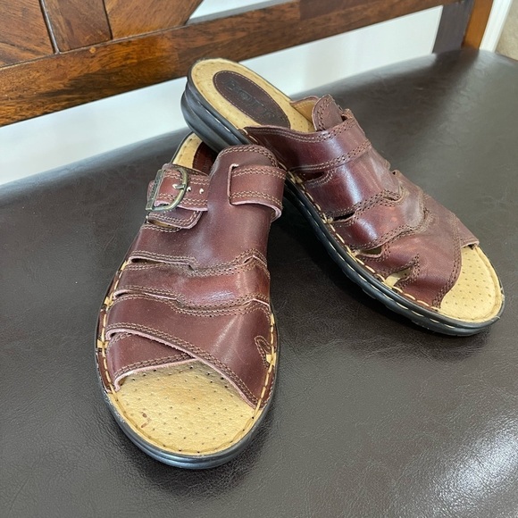 Born Leather sandals in a size 9 slip on slide on brown leather walking dresses - Picture 10 of 17